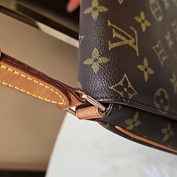 #0040-1111 LOUIS VUITTON MONOGRAM MUSSET SHOULDER BAG - Picture 3 of 12